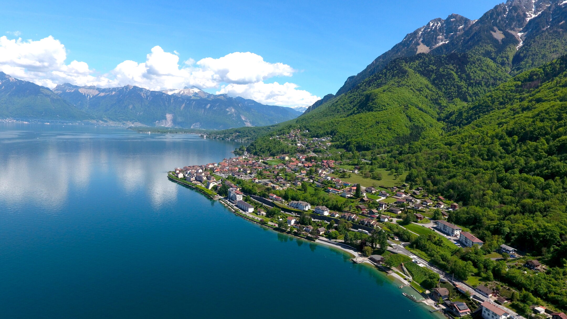 Vue aérienne de Saint-Gingolph