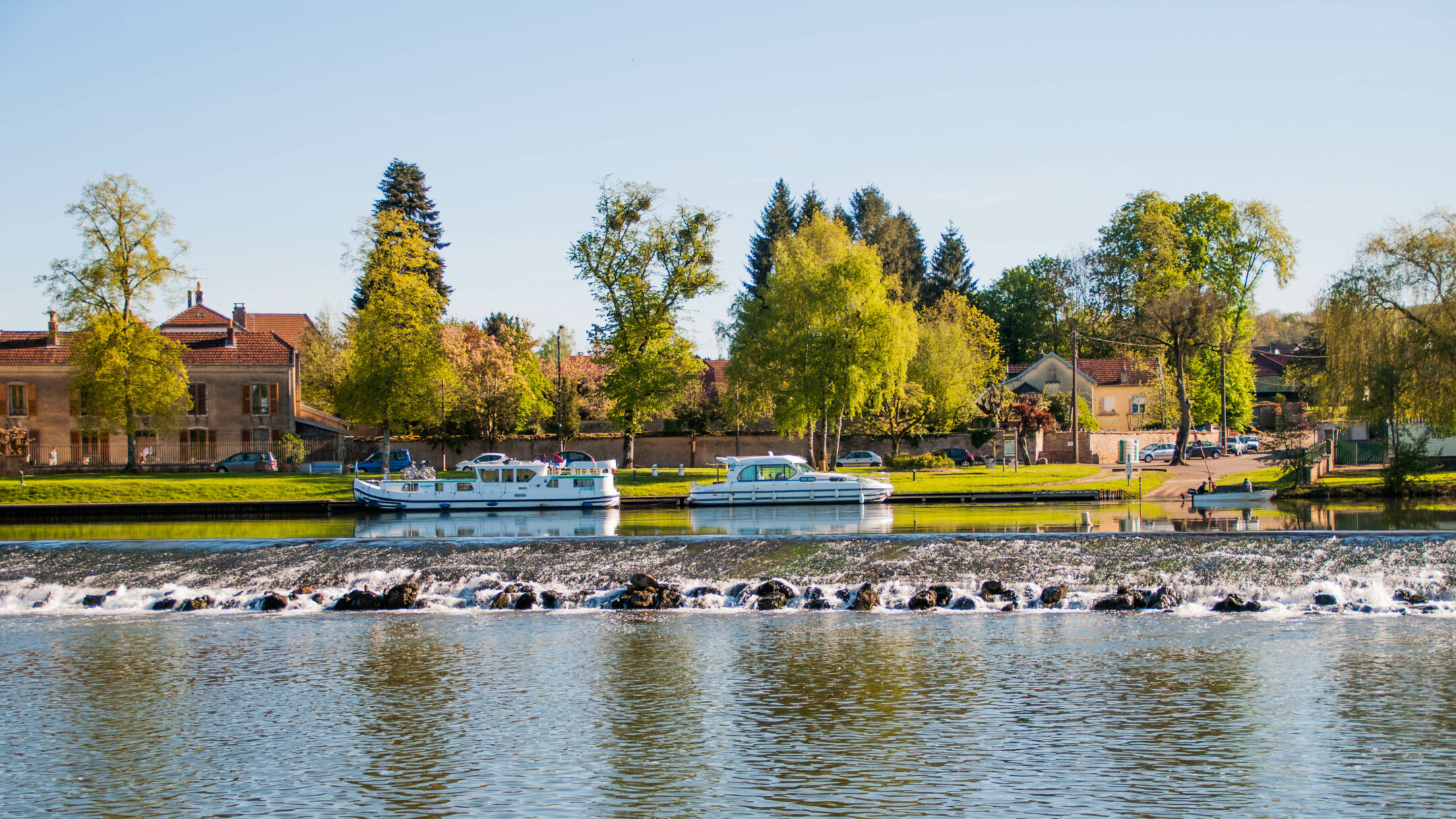 Mariage entre Saône et village