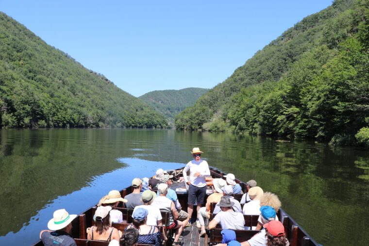 Village de Spontour et sa gabare