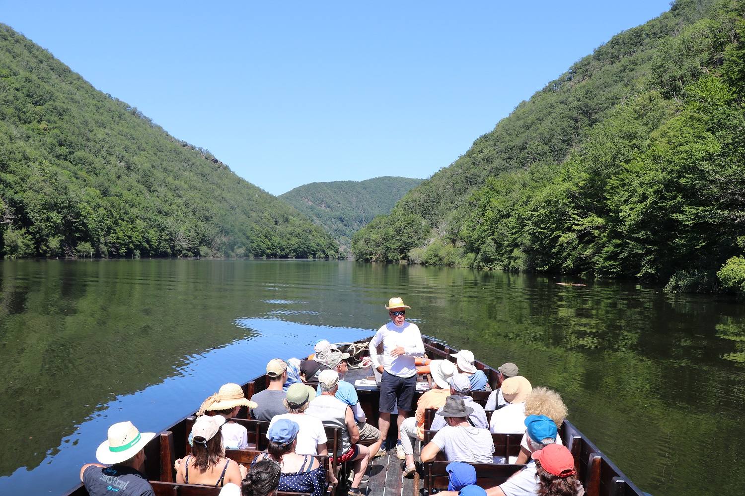 Village de Spontour et sa gabare