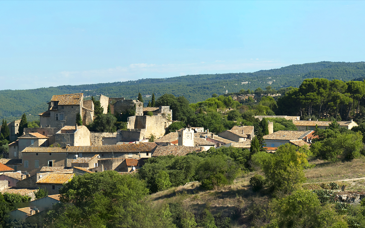 Lagnes, un village discret en Luberon Coeur de Provence