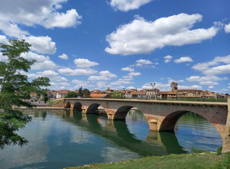 Le pont de Cazères sous son plus beau jour ! Une magnifique perspective sur la Garonne et notre patrimoine.
