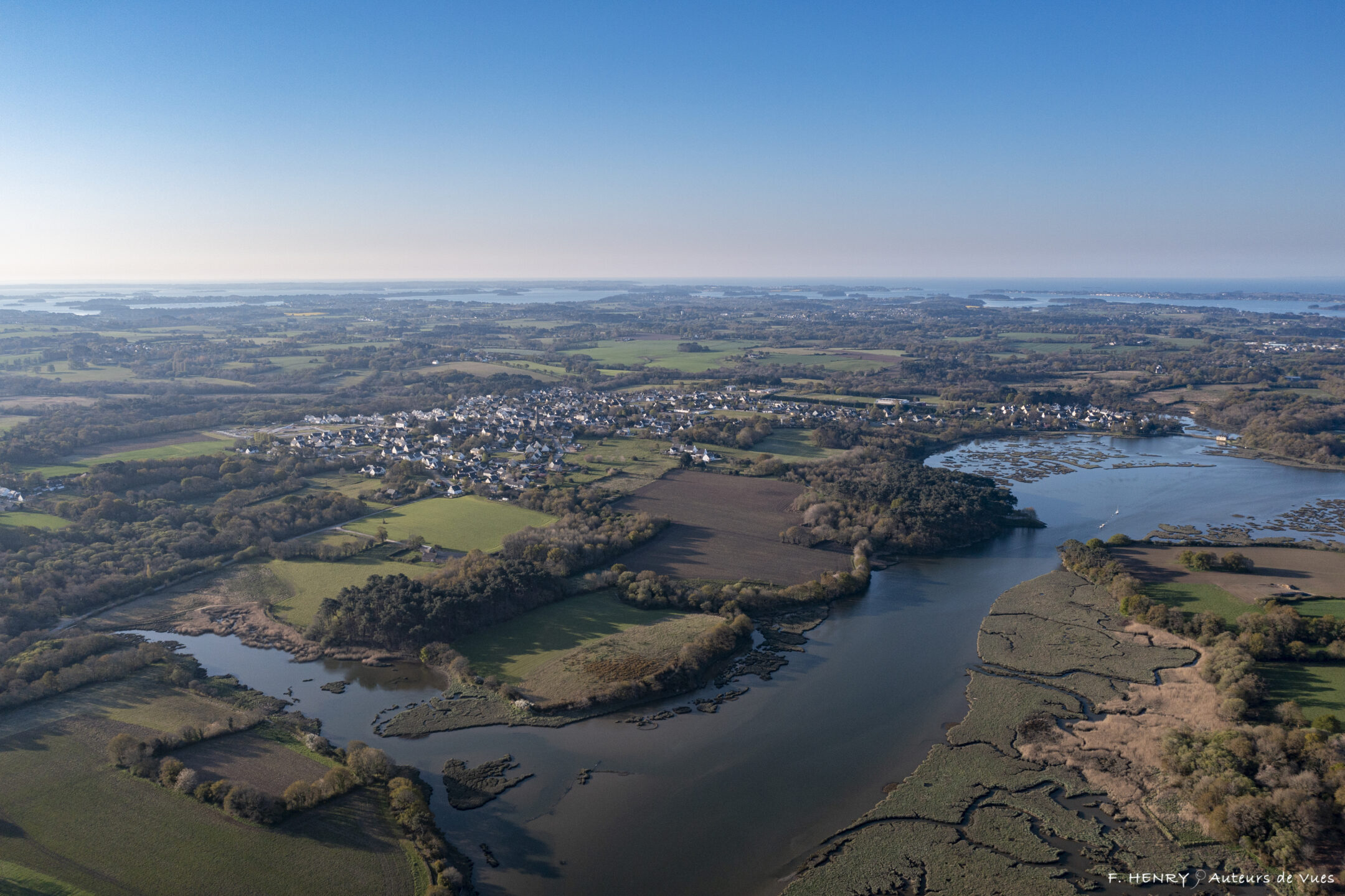 Plougoumelen vue du ciel