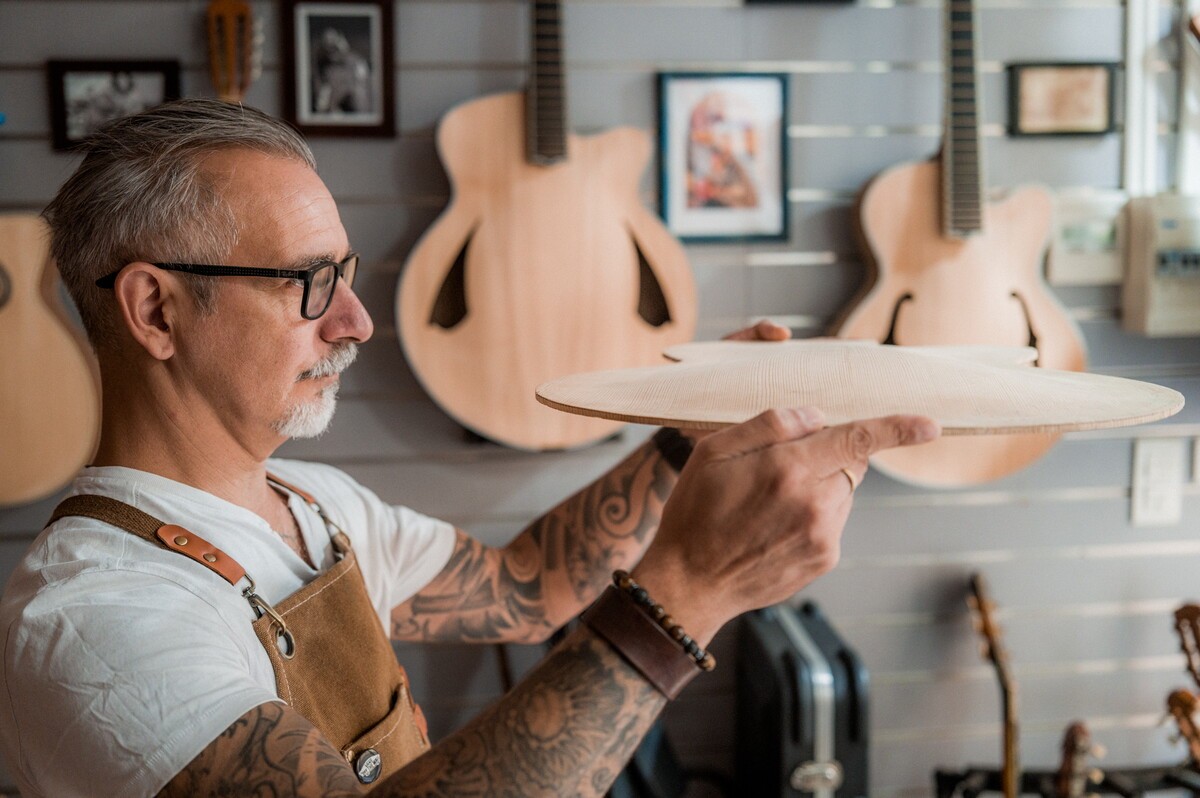 Métiers d'Art à Sisteron - Luthier Jean-Michel Di Scala